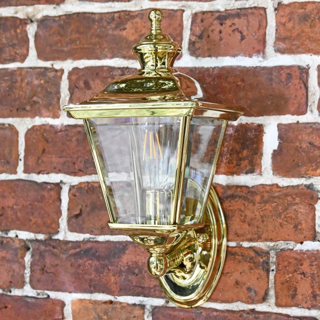 Traditional Polished Brass Outdoor Wall Light in Stu on a Brick Wall Traditional Polished Brass Outdoor Wall Light in Stu on a Brick Wall