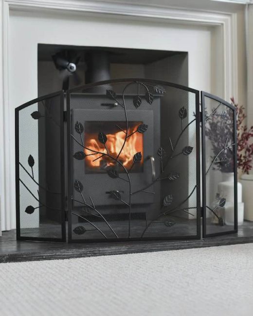 Vine detail Triple-Fold Fire Guard Vine detail Triple-Fold Fire Guard