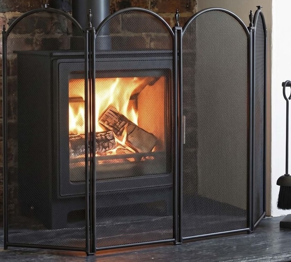 _22the_gillingham_22_extra_large_black_four_fold_fire_guard_in_situ_in_the_home__2